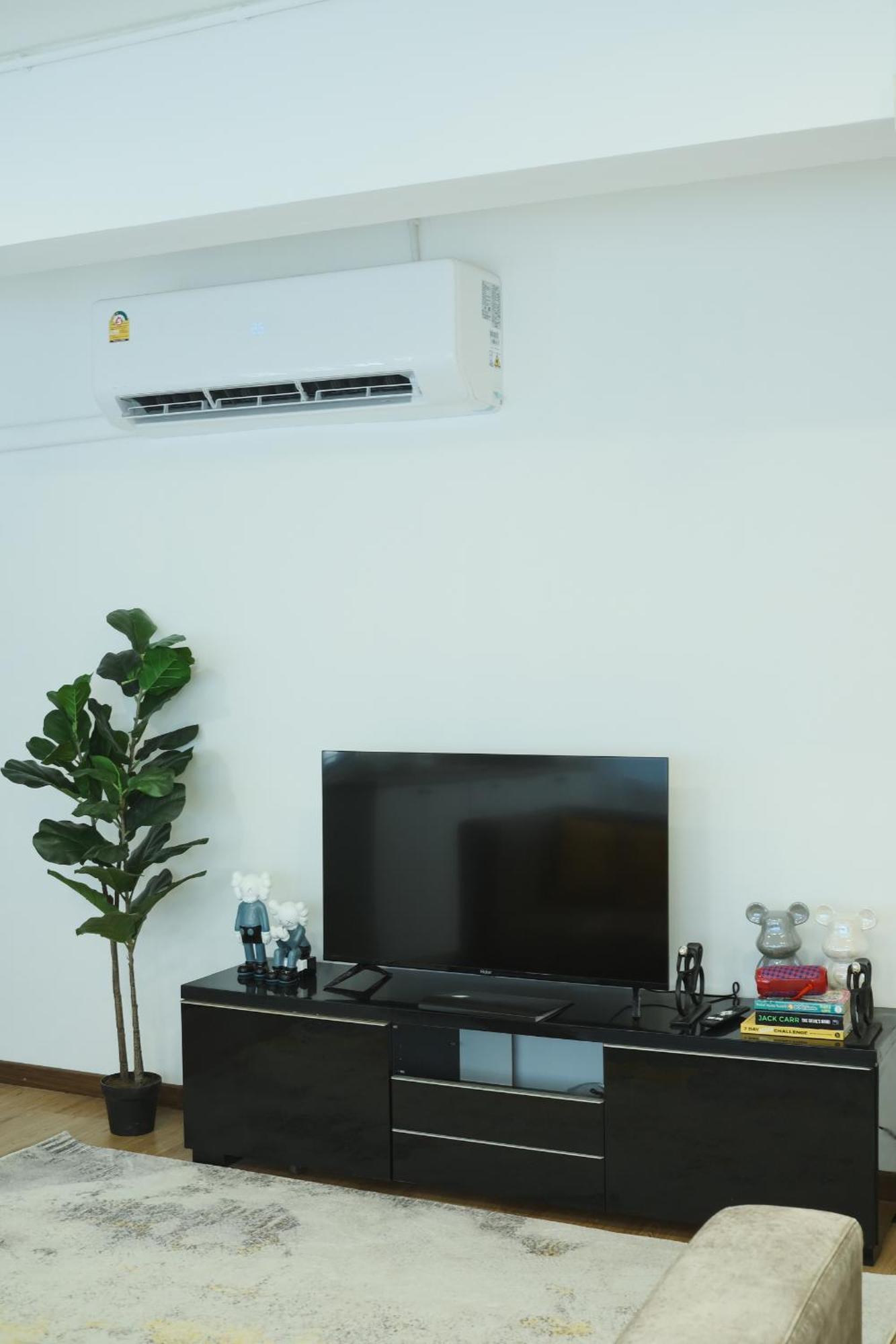 Hidden Gems In China Town, 2Br Apartment Банкок Екстериор снимка